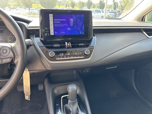 Used 2025 Toyota Corolla LE FWD image 23