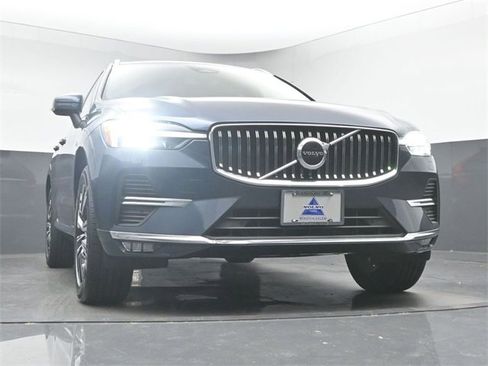 Used 2022 Volvo XC60 B5 Inscription w/ Climate Package image 38