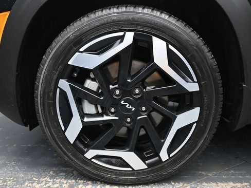Used 2024 Kia Seltos SX w/ SX Sunroof Package AWD/4WD image 2
