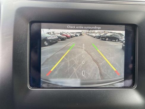 Used 2019 Jeep Cherokee Latitude Plus image 25