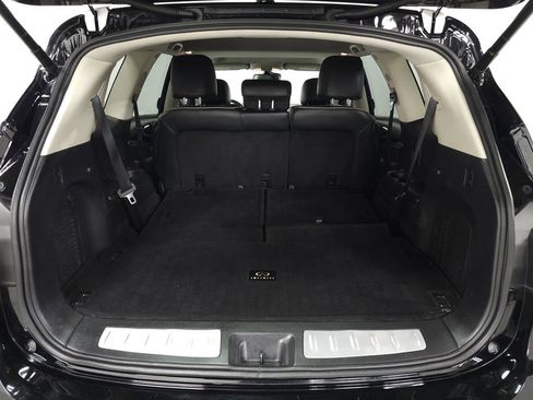 Used 2019 INFINITI QX60 Luxe w/ Essential Package image 7