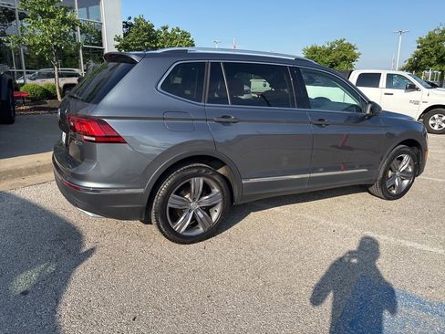 Used 2020 Volkswagen Tiguan SEL AWD/4WD image 27