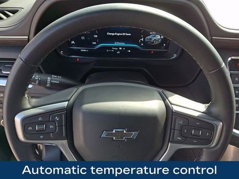 Used 2024 Chevrolet Suburban Z71 image 4