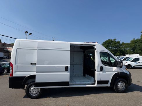 Used 2023 RAM ProMaster 2500 FWD image 9