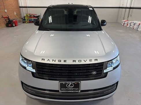 Used 2024 Land Rover Range Rover SE image 3