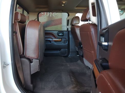 Used 2016 Chevrolet Silverado 1500 High Country w/ High Country Premium Package AWD/4WD image 16