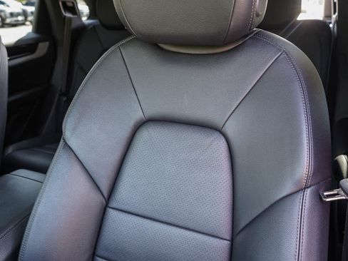 Used 2024 Porsche Cayenne AWD/4WD image 25