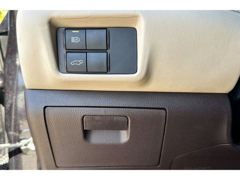 Used 2022 Toyota Highlander XLE image 45