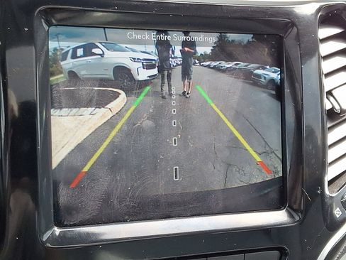 Used 2019 Jeep Cherokee Limited w/ Technology Group image 20