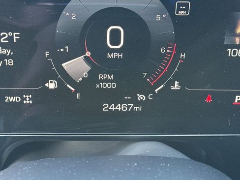 Used 2025 GMC Yukon Denali AWD/4WD image 26
