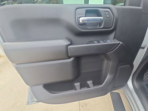 Used 2025 Chevrolet Silverado 2500 Custom w/ Custom Value Package image 4