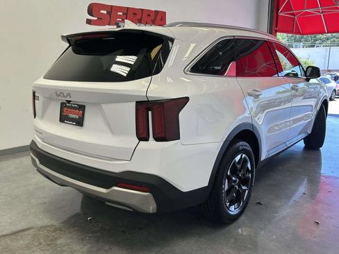 Used 2025 Kia Sorento S w/ Panoramic Sunroof Package FWD image 3
