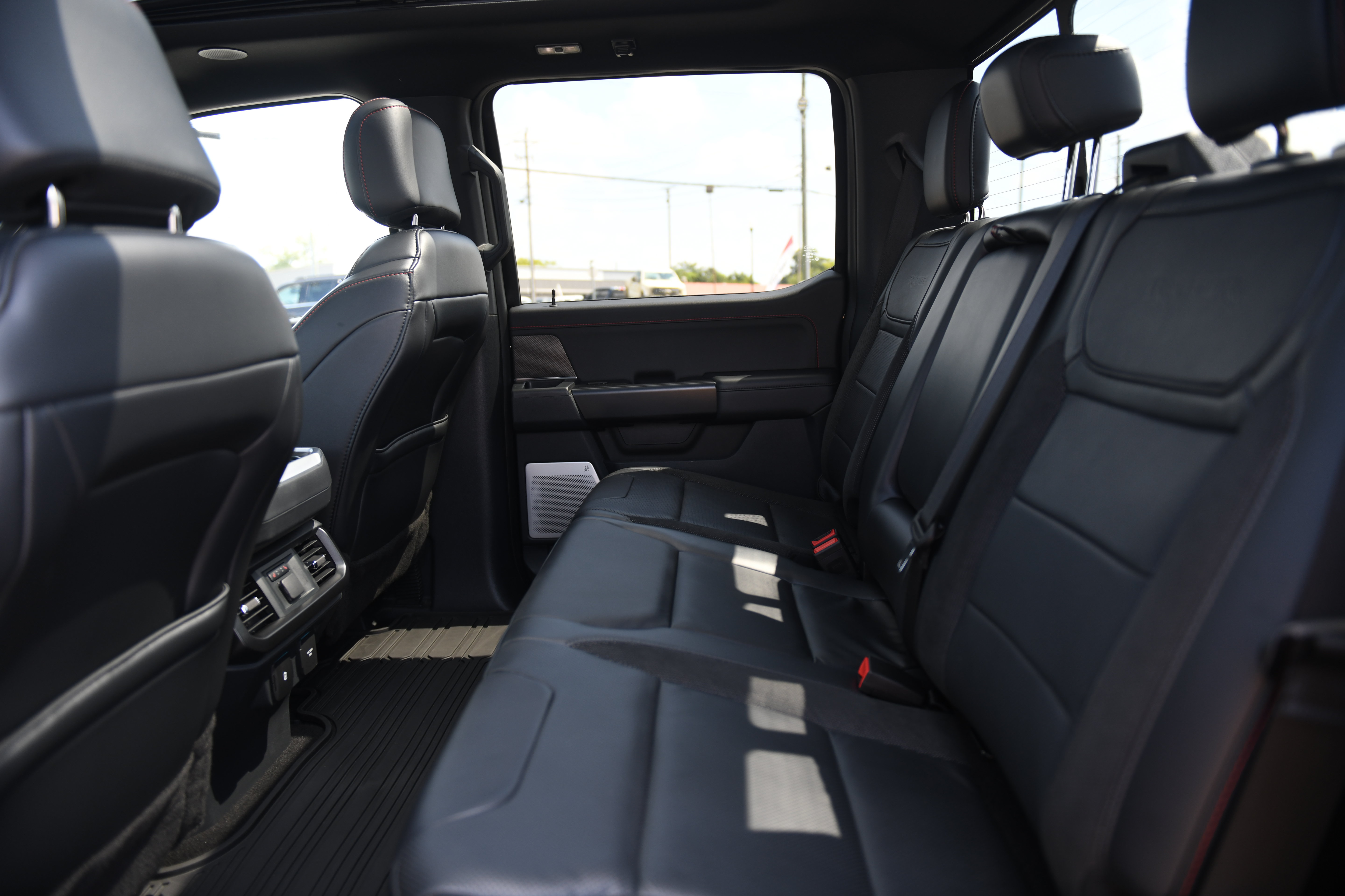 Used 2025 Ford F150 Raptor AWD/4WD image 13