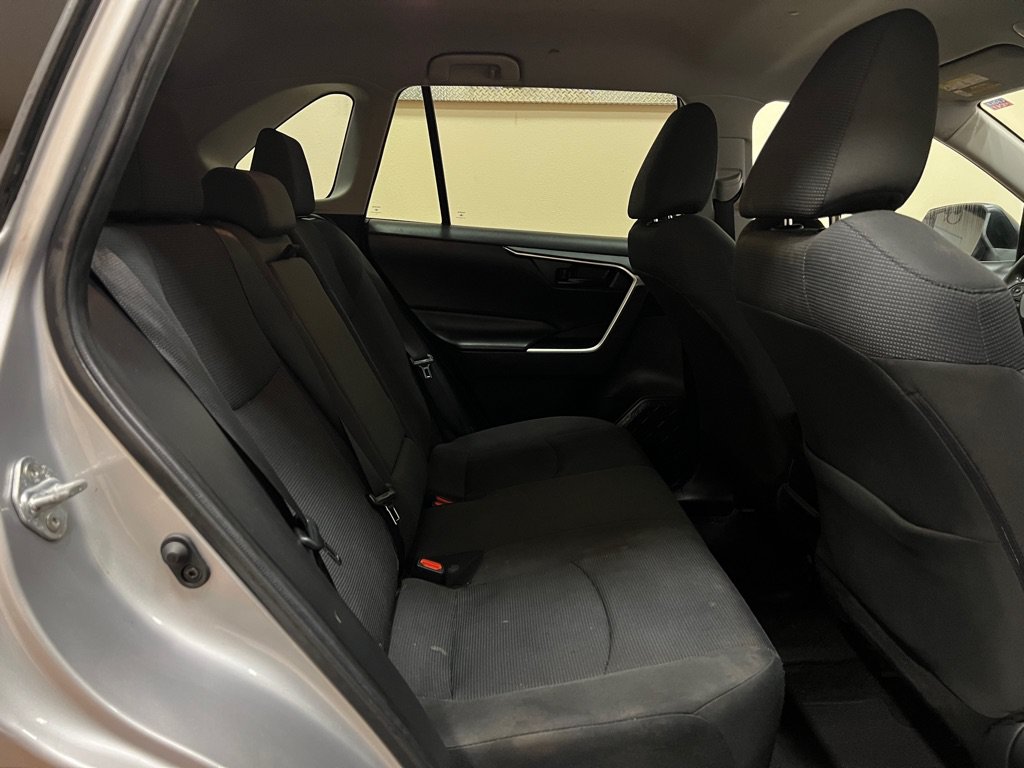 Used 2019 Toyota RAV4 LE FWD image 20