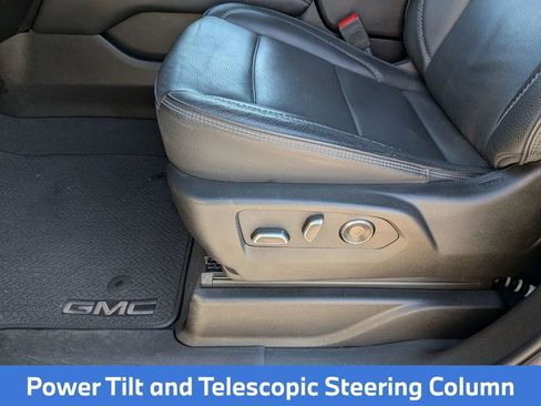 Used 2025 GMC Yukon Denali image 12