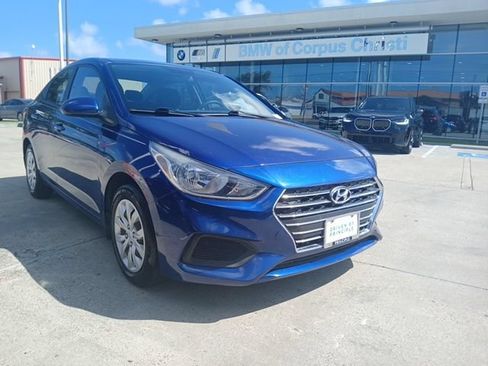 Used 2022 Hyundai Accent SE FWD image 1