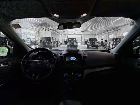 Used 2019 Ford Escape SEL AWD/4WD image 10