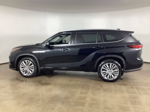 Used 2020 Toyota Highlander Platinum AWD/4WD image 8