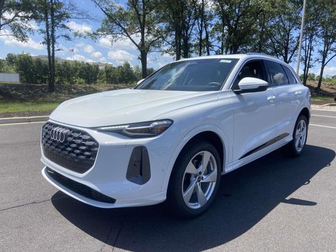 New 2025 Audi Q5 Premium Plus image 3