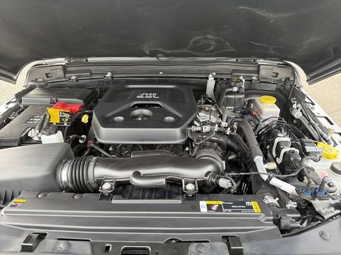 Used 2023 Jeep Wrangler Sport S image 32