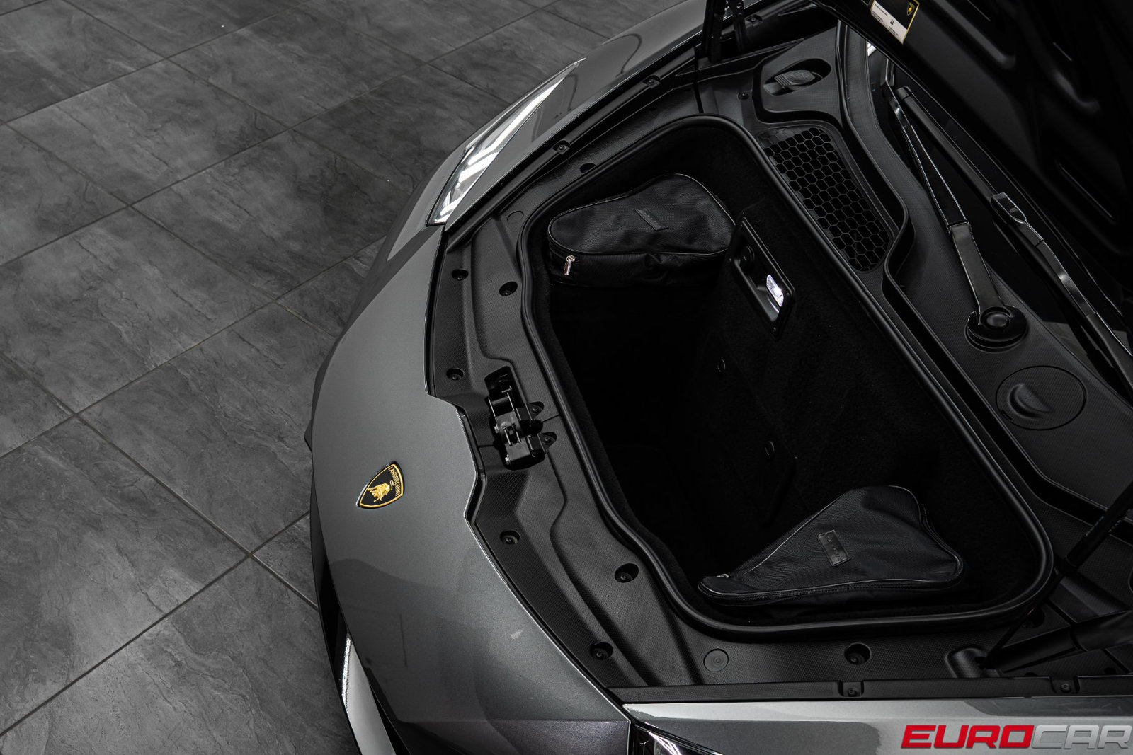 Used 2021 Lamborghini Huracan EVO RWD image 12