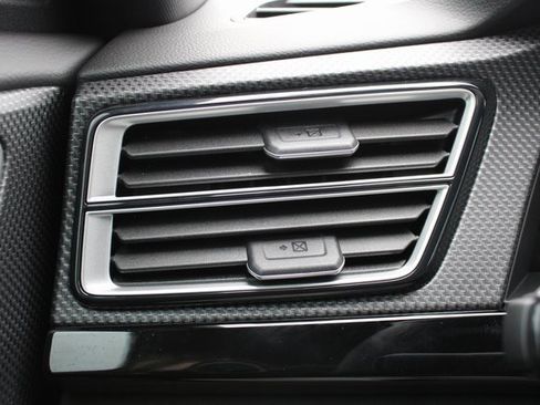 New 2026 Volkswagen Atlas Cross Sport SEL R-Line image 9