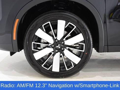 New 2025 Mitsubishi Outlander SE image 6