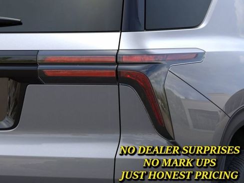 New 2026 Chevrolet Traverse LT w/ Driver Confidence Package FWD image 11