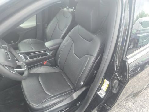 Used 2025 Jeep Compass Limited w/ Elite Group AWD/4WD image 15