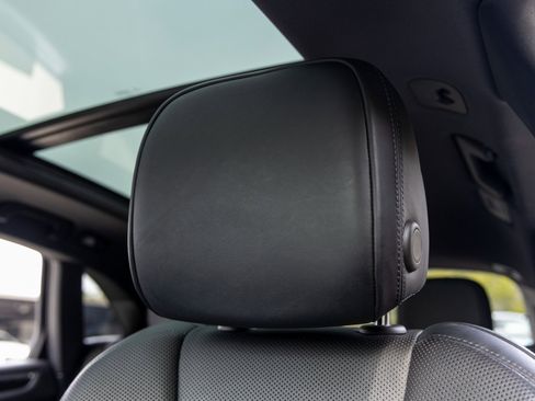 Certified 2023 Porsche Macan image 27