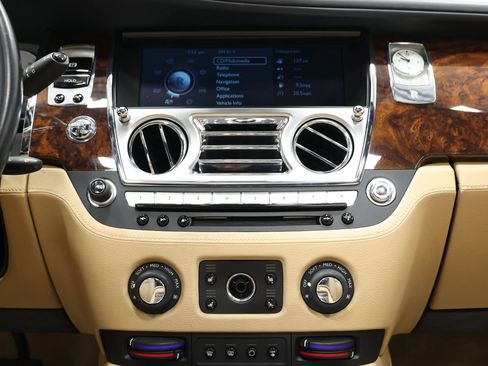 Used 2011 Rolls-Royce Ghost RWD image 32