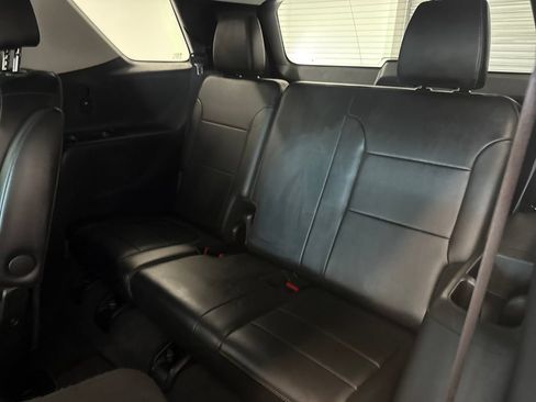 Used 2020 Chevrolet Traverse LT FWD image 15