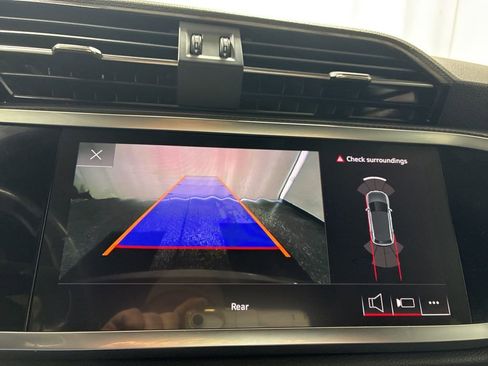 Used 2024 Audi Q3 2.0T Premium AWD/4WD image 31