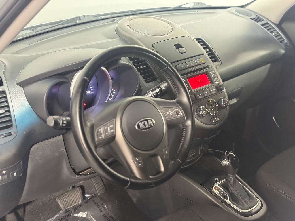 Used 2013 Kia Soul + FWD image 22