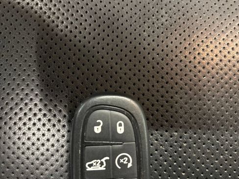 Used 2020 Jeep Cherokee Limited AWD/4WD image 25