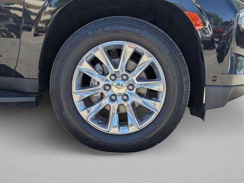 Used 2023 Chevrolet Suburban Premier w/ Advanced Technology Package AWD/4WD image 25