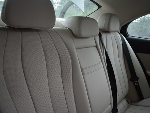 Used 2025 Mercedes-Benz E 350 4MATIC Sedan w/ Winter Package image 26