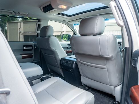 Used 2013 Toyota Sequoia Platinum AWD/4WD image 21