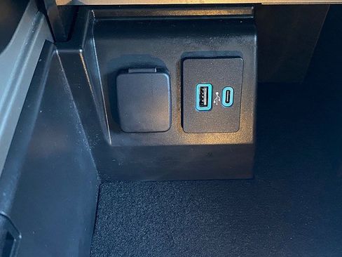 Certified 2021 Ford Explorer Limited w/ Equipment Group 301A image 63