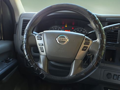 Used 2017 Nissan NV 3500 SL RWD image 14
