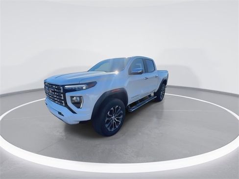 New 2026 GMC Canyon Denali image 4