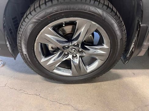 Used 2017 Toyota Highlander Limited Platinum w/ Carpet Mat Package image 30