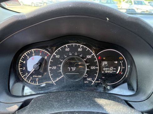 Used 2019 Nissan Versa Note SV FWD image 11