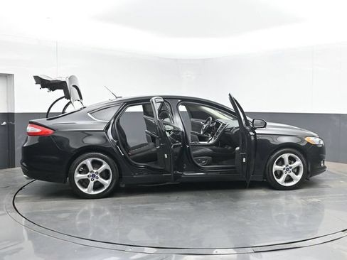 Used 2016 Ford Fusion SE w/ Equipment Group 201A FWD image 48