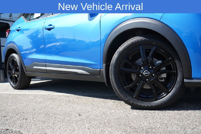Used 2024 Nissan Kicks SR w/ SR Premium Package FWD image 10