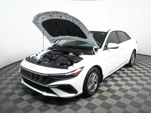 New 2026 Hyundai Elantra SE image 10