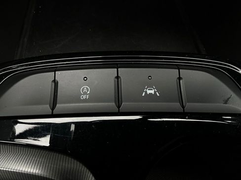 Used 2025 Buick Envista Sport Touring image 23