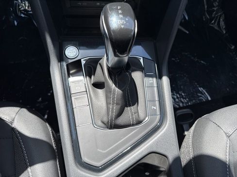 New 2026 Volkswagen Taos SE FWD image 23