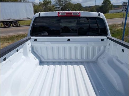 New 2026 GMC Canyon Elevation w/ Convenience Package image 10