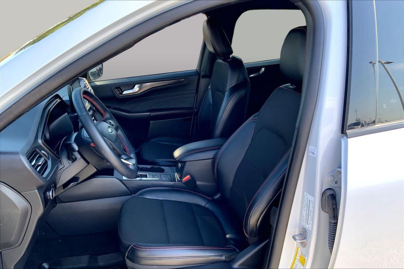 Used 2026 Ford Escape ST-Line FWD image 8